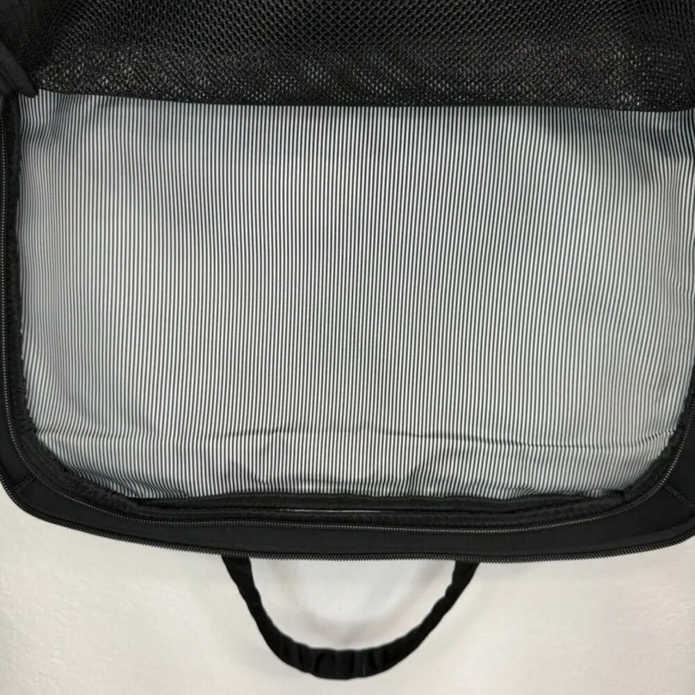 Herschel Supply Large Camo Gibson Messenger Bag 22L Trolley Sleeve Padded Laptop